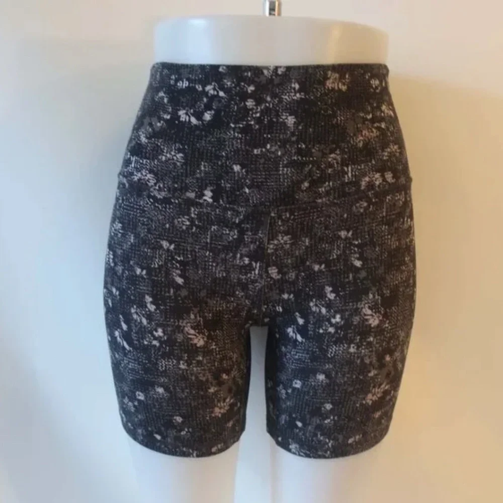 Lululemon Align 6" multi-patterned bike shorts - Picture 3 of 7